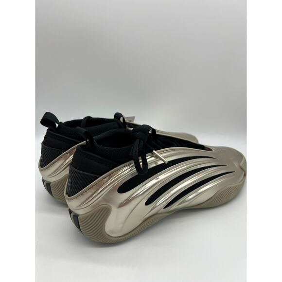 Athletic_Shoes